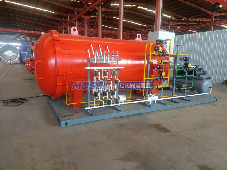 <b>DN1530碳纖維汽車配件熱壓罐 精準(zhǔn)控溫控壓</b>