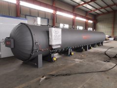 眾泰同澤機(jī)械1500*13000電蒸汽硫化罐發(fā)貨現(xiàn)場 膠輥